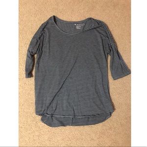 American eagle mid sleeve Medium top